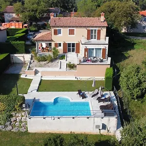  Villa Marion